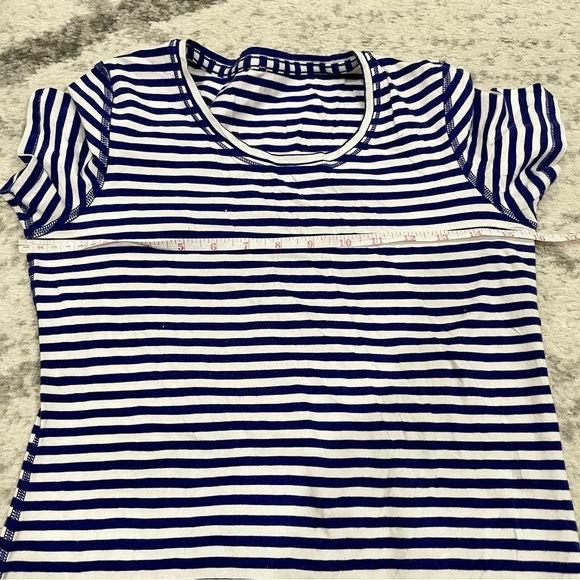 Lululemon Lively Crewneck Tee *Vitasea - Picture 12 of 13